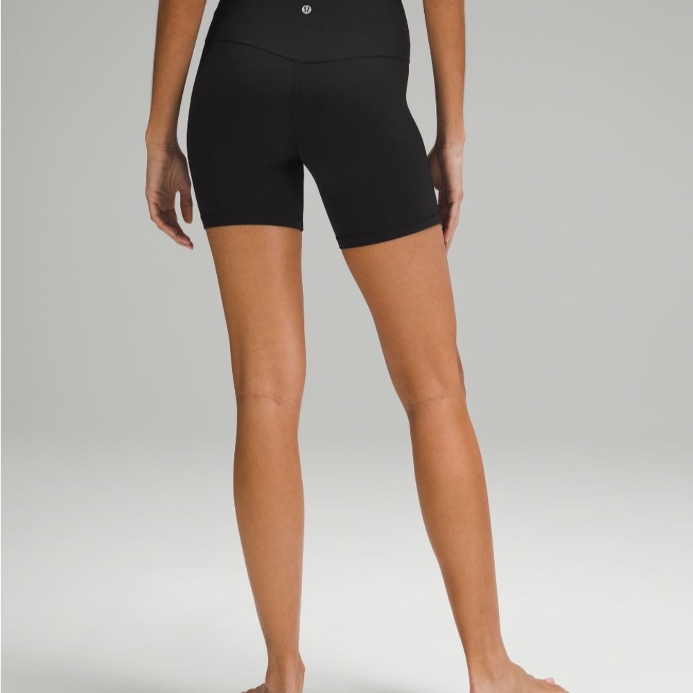 Lululemon Align 6” Shorts – Size 8 (Black)